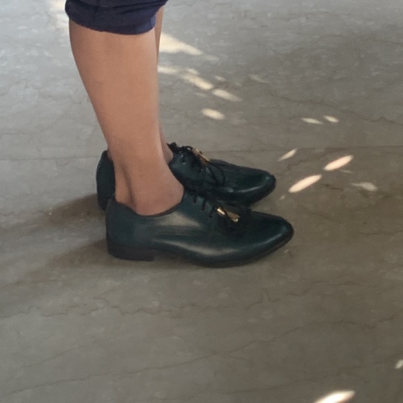 BEAUTIFULLY UNIQUE FROM A BOUTIQUE: Teal real leather handcrafted brogues. - Picture 6 of 10